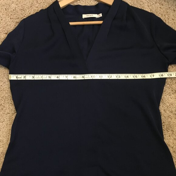 Flowing Pleated V-Neck 3/4 Sleeve Tunic Style Dark Navy Blouse - Picture 11 of 16